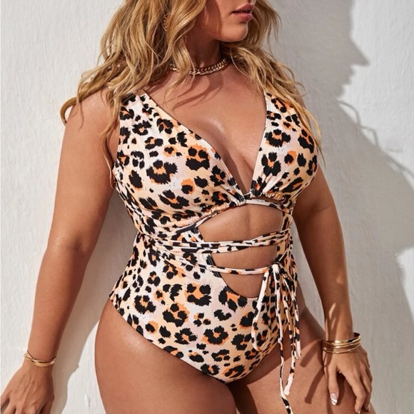 Shein NWOT Plus Leopard Print Cut-out One Piece Swimsuit - Picture 2 of 3